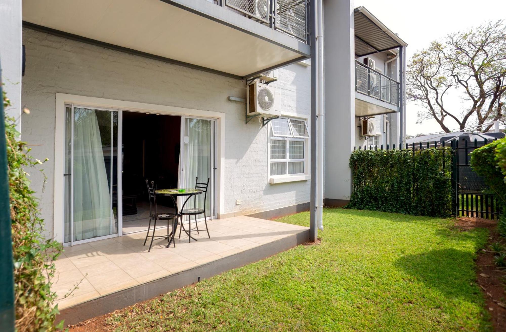 Apartments @ 125 ハボローネ エクステリア 写真